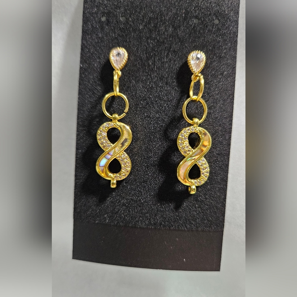 ✨️💛Gold-tone, Rhinestone & Shell Infinity Drop Earrings